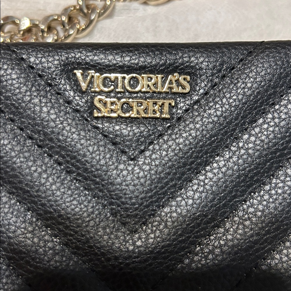 Victoria’s Secret bag - very nice condition chevron beauty light gold hardware - Picture 6 of 7